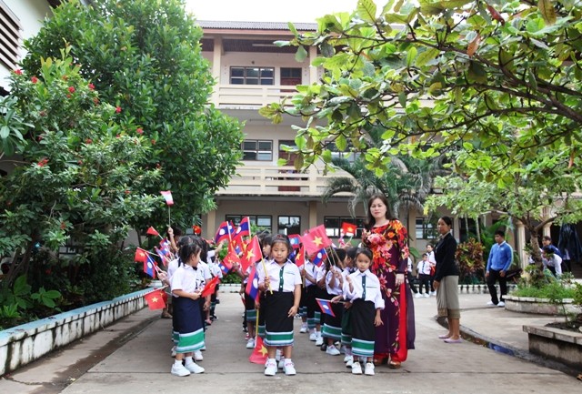 Lễ khai giảng năm học mới tại Trường song ngữ Lào-Việt Nguyễn Du - ảnh 3